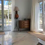 ゲストハウス Isidora ポトス