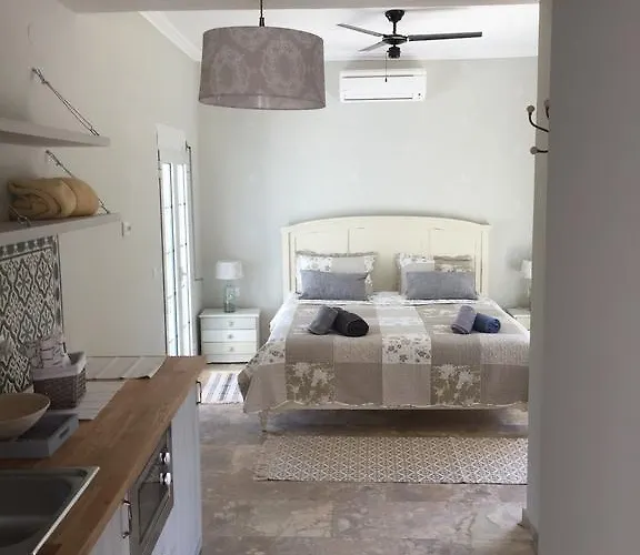 בית הארחה Isidora פוטוס