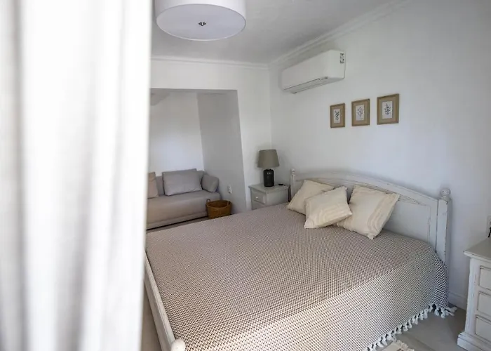 Isidora ゲストハウス 3*